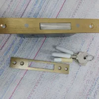 قفل درب ورودی آپارتمان