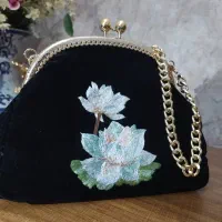 کیف دست دوز گلدوزی شده