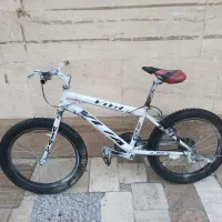 دوچرخه ۲۰|دوچرخه، اسکیت، اسکوتر|قدس, شهر‌قدس|دیوار