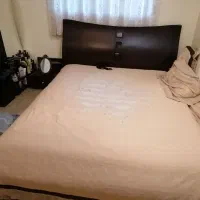 تخت خواب دو نفره به همراه پاتختی و میز توالت|تخت و سرویس خواب|تهران, جنت‌آباد جنوبی|دیوار