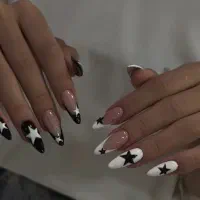 کاشت ناخن و آموزش