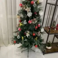 درخت کریسمس در حد نو با تمام لوازم