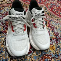 کفش اسکیچرز