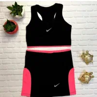 تعدادی لباس|لباس|قم, شهدا|دیوار