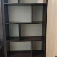 کتابخانه در حد نو و سالم