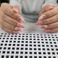 کاشت ناخن|خدمات آرایشگری و زیبایی|مشهد, یاس|دیوار