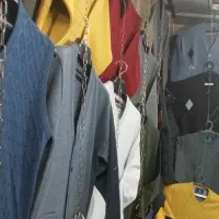 به یک فروشنده آقا حدود ۲۰ سال نیازمندیم