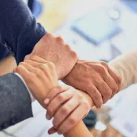 جذب نیرو فعال . همکار خانم و اقا