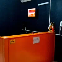 منشی آموزشگاه زبان