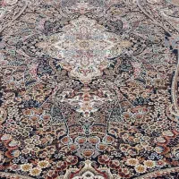 دو تخته فرش ماشینی تمیز ۹ متری به همراه ۴ عدد پشتی