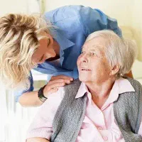 استخدام پرستار خانم برا سالمند