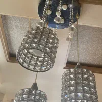 سه عدد لوستر رنگی رنگی و یک عدد پرده کریستال