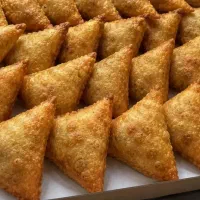 سمبوسه و فلافل توپ
