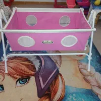 نانو یا تخت کنار مادر