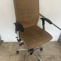 صندلی چرخدار و جکدار