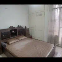 تخت دو نفره با میز آرایش  و پاتختی