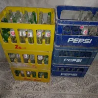 شیشه ی نوشابه با جعبه