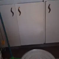 کابینت تمام فلز با هود و یک چهارپایه وموکت