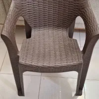 ۲ تا صندلی پلاستیکی