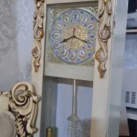 ساعت ایستاده و ویترین