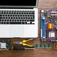 سرویس و تعمیر لپ تاپ و رایانه آریانا گروپ در محل