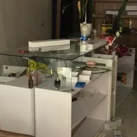 میز ویترینی مخصوص لوازم ارایشی و عطر و ادکلن|فروشگاه و مغازه|کیش, |دیوار