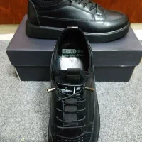 کفش کتونی/برند ریبورن/|کیف، کفش، کمربند|اندیشه, اندیشه فاز ۳|دیوار