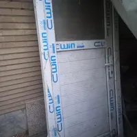 درب PVC رنگ سفید سالم همراه قفل|مصالح و تجهیزات ساختمان|کرج, شهرک ظفر|دیوار