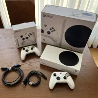 Xbox series s در حد نو کم کارکرد