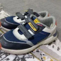 کتونی اسپورت اصل بچگانه|کفش و لباس بچه|چهاردانگه (تهران), |دیوار