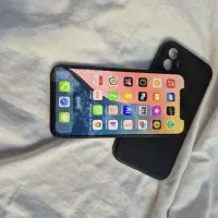 اپل iPhone 12 با حافظهٔ ۱۲۸ گیگابایت