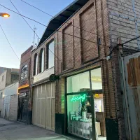 به یک‌ نفر همکار خانم جهت کارهای دفتری و اداری