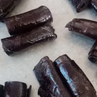 لواشک ترش خانگی و آلوچه