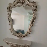 میز کاشت ناخن و آیینه کنسول