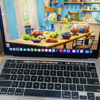 مک پرو۲۰۲۰حرفه ای corei7 رم ۱۶ تاچبارهارد 512