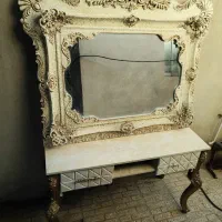 آینه و میز