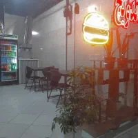 کارگر فر کار ساندویچی