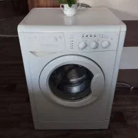 ماشین لباسشویی ایندزیت ساخت ایتالیا کاملا سالم