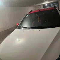 کوییک R سفید قرمز