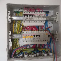 برقکاری و سیم کشی.