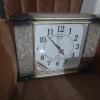 ساعت دیواری قدیمی