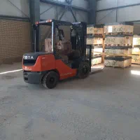 اجاره لیفتراک 3 تن تویوتا ژاپنی کانتینررو 2024|خدمات حمل و نقل|بندر ماهشهر, |دیوار