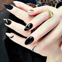 کاشت ناخن فقط ۲۹۰