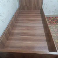 تخت چوبی