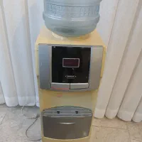 آب سردکن یخچال دار