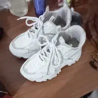 فروش کت و مانتو کفش