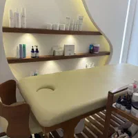 اجاره فضای کار تخت ترالی فقط در فضای کلینیک زیبایی