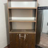 کتابخانه ایستاده