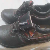 کفش ایمنی و کار