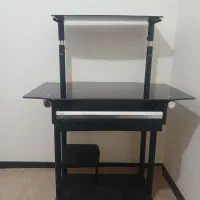 میز کامپیوتر سالم